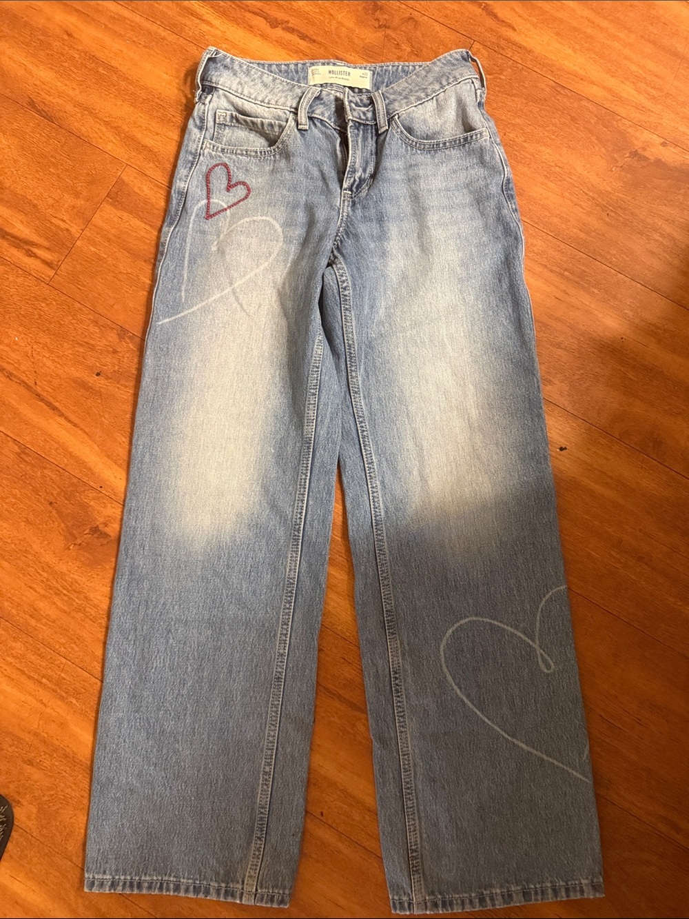 Hollister Low-Rise Baggy Jeans Women Sz 00- 23 Heart Embroidered Wide Leg Grunge
